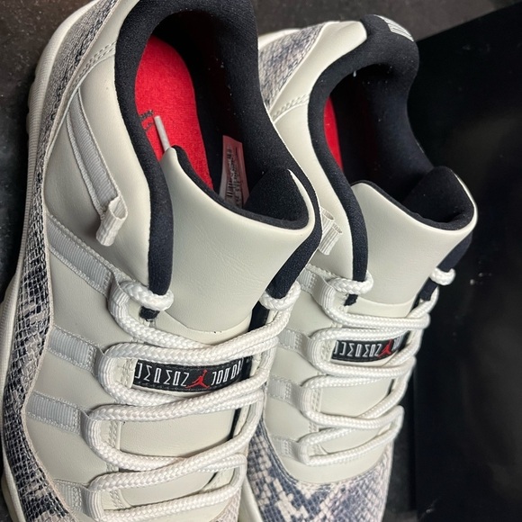 The Air Jordan 11 Low LE “Snakeskin” sz 11.5 main image 6
